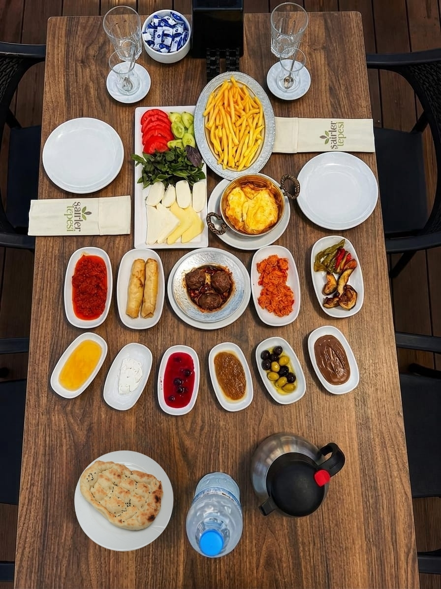 Serpme Kahvaltı (5654 kcal)  (210 Gr Peynir) (90 Gr Sucuk)